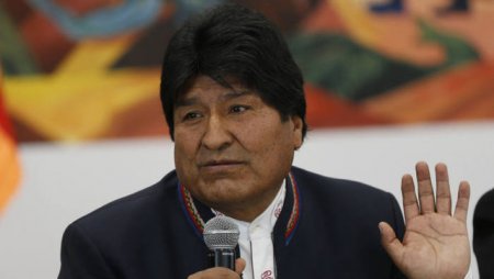 Boliviya prezidenti istefa verib