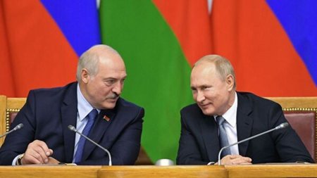 Putinlə Lukaşenkonun danışıqları zamanı işıq sönüb