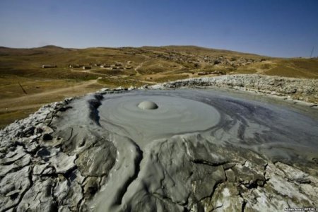 Azərbaycandakı palçıq vulkanlarında qeyri-adi minerallar aşkarlandı