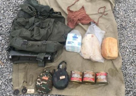 Ordumuza hücuma çalışan ermənilər silah və çantalarını atıb qaçdılar FOTO