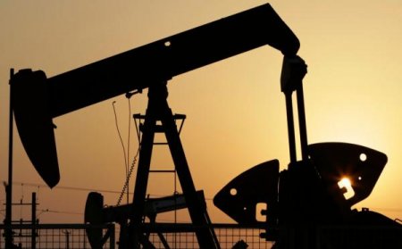 Azərbaycan neft hasilatını azaltmağa başladı