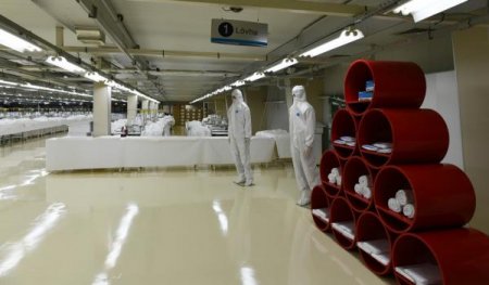 İlham Əliyev və Mehriban Əliyeva Sumqayıtda tibbi maska fabrikinin açılışını etdilər