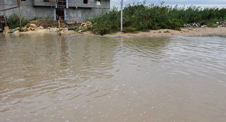 Bakıda evləri su basdı: Altı nəfər köməksiz qaldı