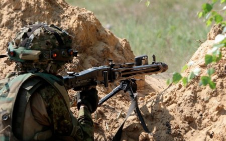 MN: Ermənistan ordusunun alay komandiri ağır yaralanıb - FOTO