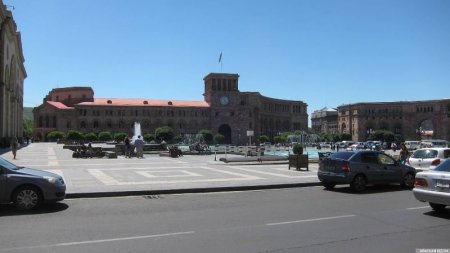Yerevanda PANİKA: Taciki və özbəyi azərbaycanlı sandılar