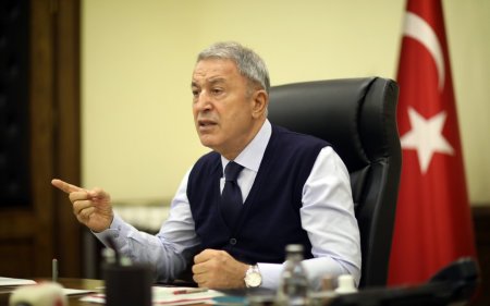 Hulusi Akar: "Sonadək Azərbaycanı müdafiə edəcəyik"