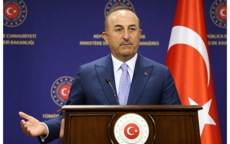 Çavuşoğlu Lavrovu Ermənistanın atəşkəsi pozması barədə məlumatlandırdı