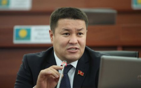 Qırğızıstan parlamentinə yeni spiker seçildi