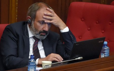 Paşinyan: "Ermənistan-Rusiya əlaqələri strateji səviyyədə qalır"