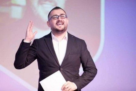 Murad Arif: “Hər telefonun dalında politoloq, diplomat yatırmış”