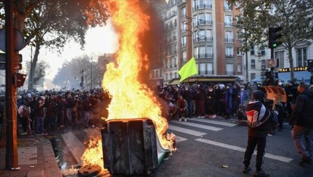 “Sərhədsiz Reportyorlar” Fransadakı etirazlarda polis şiddətini qınadı