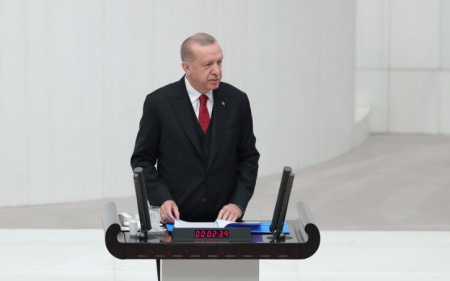 Türkiyə prezidenti: "Fransa irqçiliyin cəmləşdiyi məkana çevrilib"