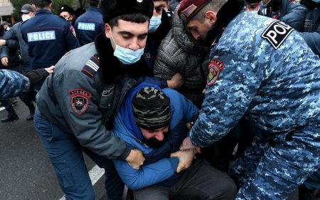 Yerevanda aksiyada 42 nəfər tutulub