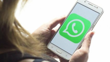 "WhatsApp" istifadəçilərin fərdi məlumatlarını "Facebook"a ötürəcək