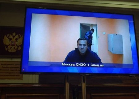 Navalnı məhkəməyə videokonfransla qoşuldu