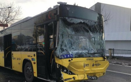 İstanbulda avtobusla mikroavtobus toqquşub, yaralılar var