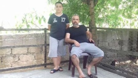 Türkiyədə tibb işçisi oğlunu “Allah yolunda qurban kəsdi”