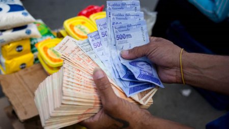 Venesuelada minimum əmək haqqı 2,5 dollara yüksəldi