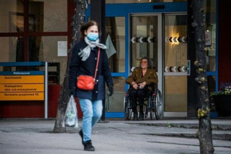 İsveçdə peyvənd olunmuş altı min nəfər koronavirusa yoluxub