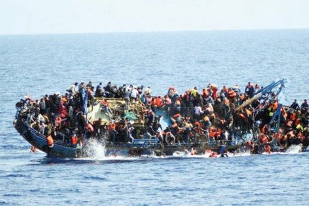 Yəmən sularında gəmi batdı: 300 nəfər öldü