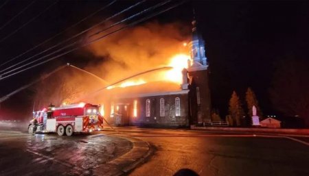 Kanadada katolik kilsələri yandırılır