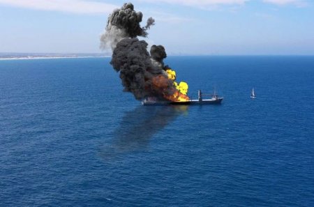 İsrailin ticarət gəmisi Hind okeanınında vuruldu