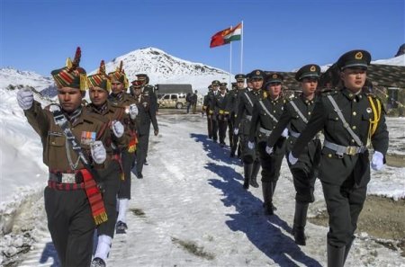 Çin və Hindistan orduları arasında “qaynar xətt” yaradılıb
