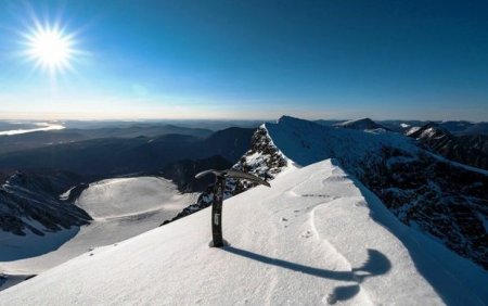 İsveçin ən yüksək dağ zirvəsi buzlaqların sürətli əriməsinə görə kiçilib
