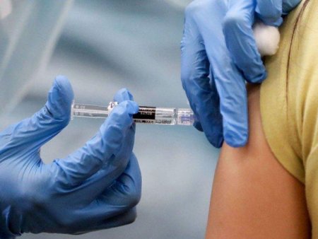 İsraildə 12 yaşdan yuxarı yeniyetmələrin vaksinasiyasına başlanıb
