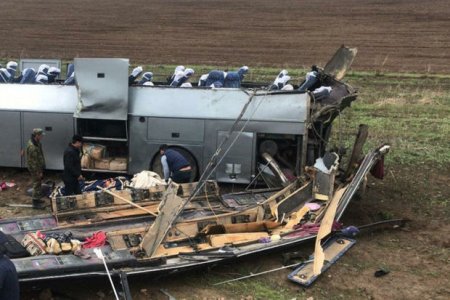Çində yol-nəqliyyat hadisəsi nəticəsində 12 sərnişin həyatını itirib