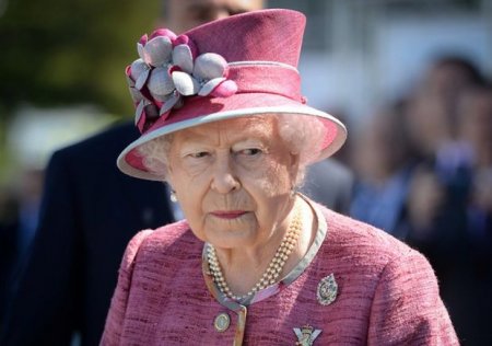 Barbados Parlamenti II Elizabeti ölkənin rəsmi başçısı hesab etməmək qərarına gəldi