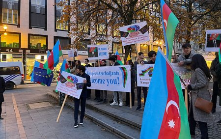 Avropadakı azərbaycanlılar İlham Əliyevi qarşılamağa çıxdılar - Fotolar