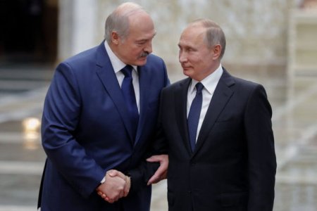 Lukaşenko Putindən gileyləndi: “Putin məni özü ilə Tuvaya aparmır”