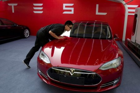 “Tesla” 800 mindən artıq avtomobilini geri çağırır