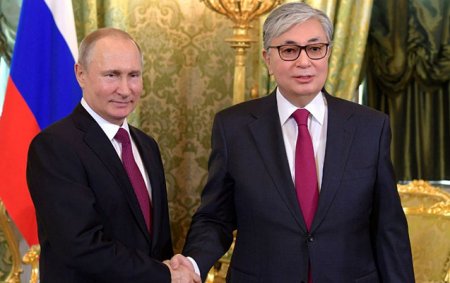 “Qazaxıstan beynəlxalq dəstələrin qurbanı olub” - Putin