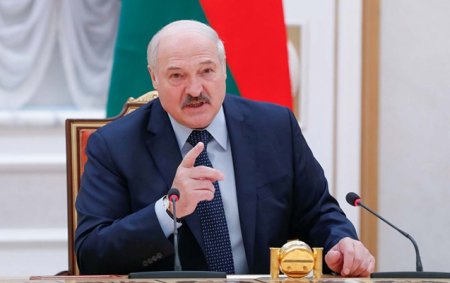 “Əbədi prezident olacağam” - Lukaşenko