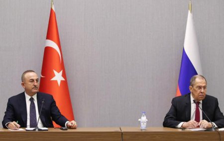 Türkiyə Rusiyanı Ukraynadakı əməliyyatları dayandırmağa çağırdı
