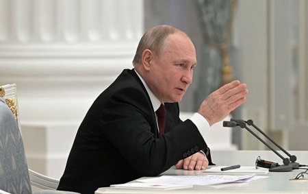 “Ruslar və ukraynalılar bir xalqdır” - Putin