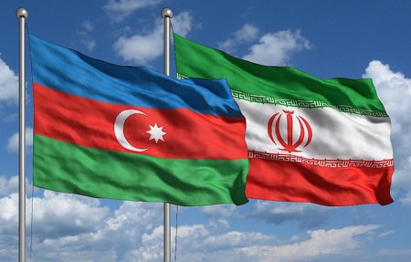 Azərbaycanla İran arasında tarixi sənəd imzalandı