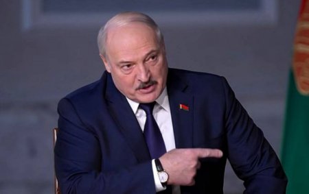 “Hamı o qədər dəli olmayıb ki, problemi nüvə silahı ilə həll edək” - Lukaşenko