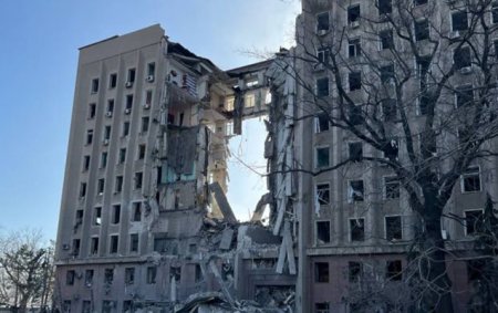 Ukraynada vilayət administrasiyasının binası raketlə vuruldu