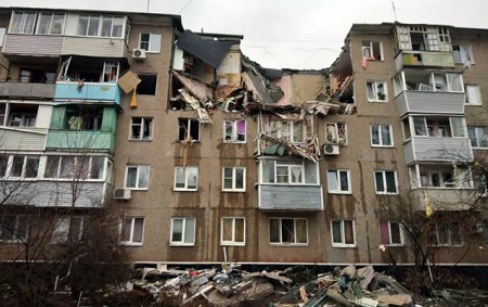 Rusiyada yaşayış binasında partlayış - 2 ölü, 7 yaralı