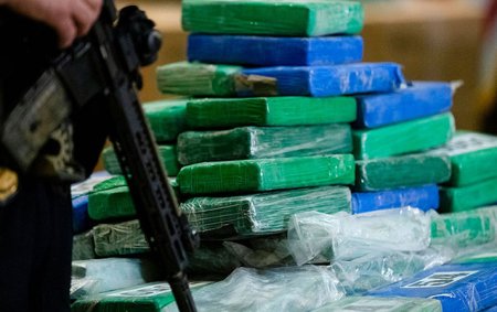 Boliviyada 500 kiloqram kokain daşıyan helikopter qəzaya uğradı