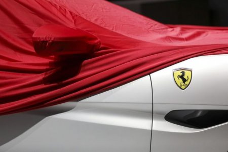 “Ferrari” ilk krossoverini sentyabrda təqdim edəcək - FOTO