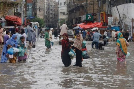 Pakistanda şiddətli yağış və fırtına: Ölənlərin sayı artır