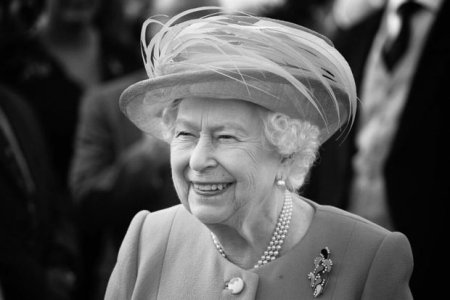 Böyük Britaniya kraliçası II Elizabet vəfat edib - YENİLƏNİB + FOTO/VİDEO