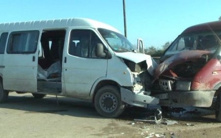 Sabirabadda fəhlələri daşıyan avtomobillər toqquşub: Yaralıların adları - SİYAHI + FOTO