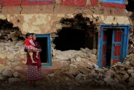 Nepalda güclü zəlzələ: Ölənlər var - FOTO