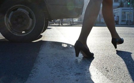 Nizami rayonunda 32 yaşlı qadını avtomobil vurub
