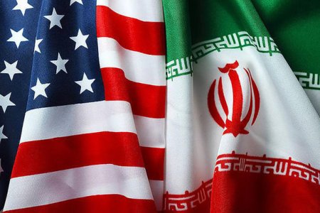 ABŞ dünya çempionatı matçından əvvəl İran bayrağına “əl gəzdirdi” - FOTO